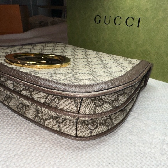 Gucci Beige and Gold Shoulder Bag - Picture 3 of 7